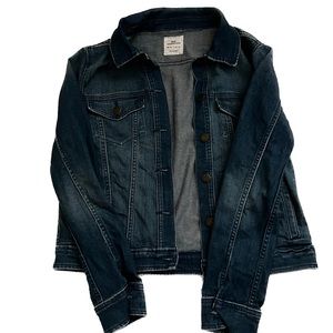 Vineyard Vines denim jacket